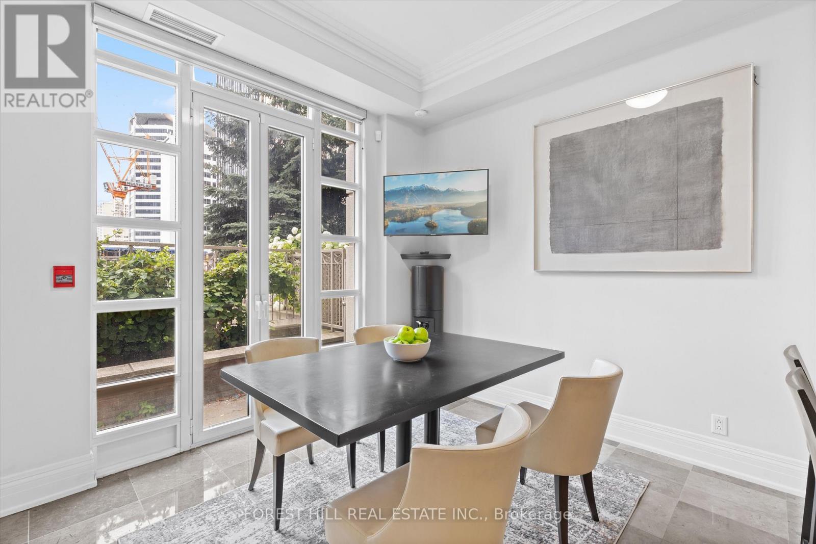 108 - 33 DELISLE AVENUE Toronto (Yonge-St. Clair), ON M4V 3C7