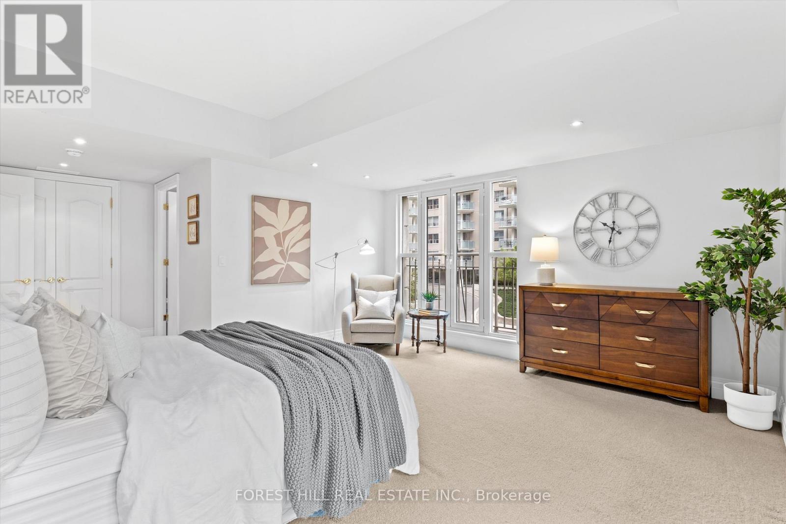 108 - 33 DELISLE AVENUE Toronto (Yonge-St. Clair), ON M4V 3C7