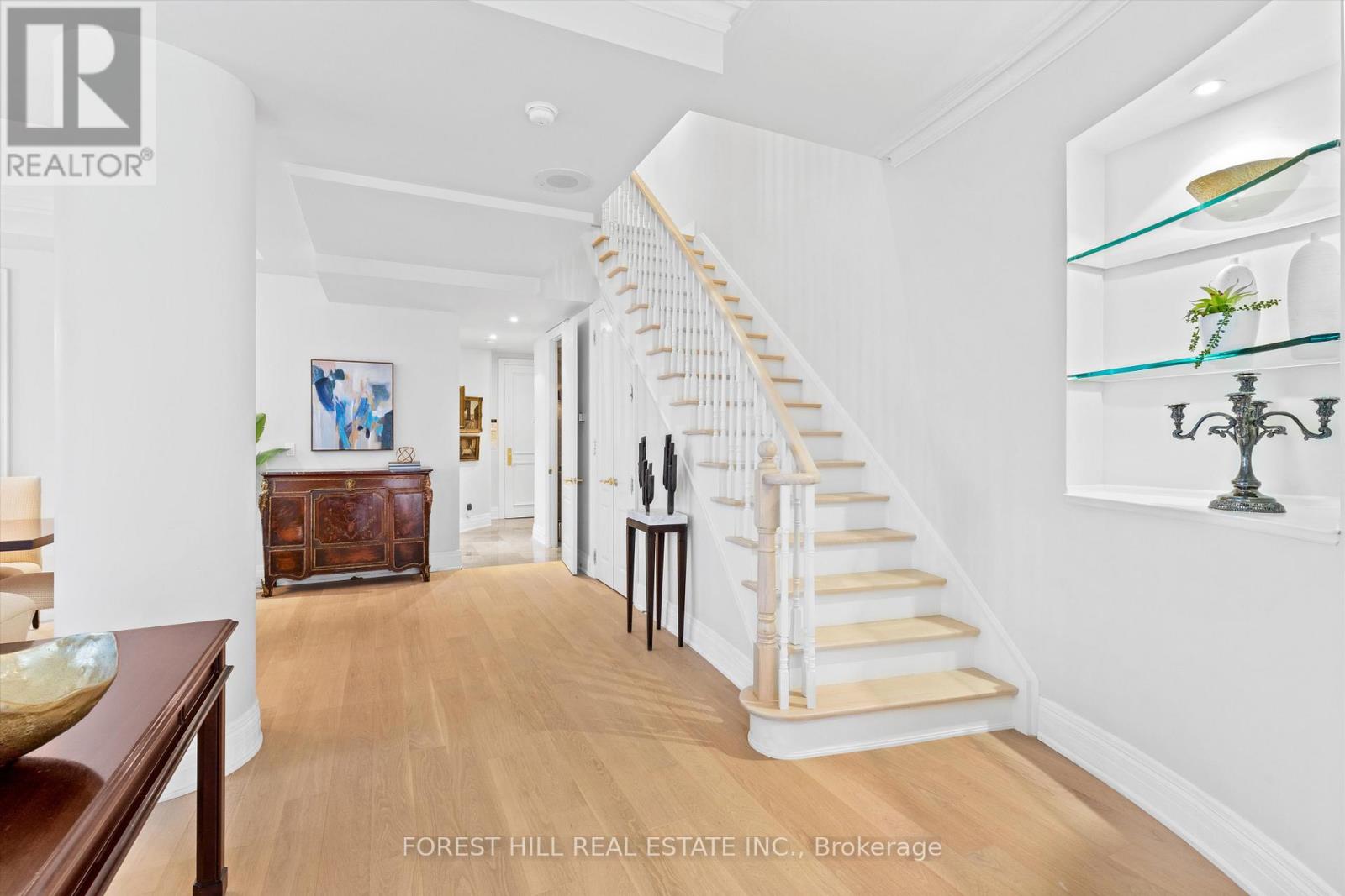 108 - 33 DELISLE AVENUE Toronto (Yonge-St. Clair), ON M4V 3C7