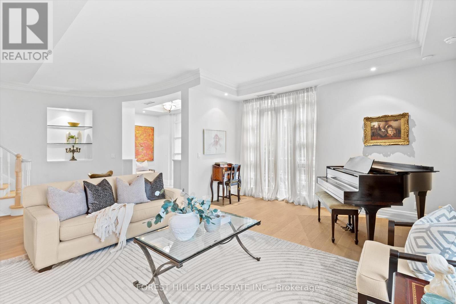 108 - 33 DELISLE AVENUE Toronto (Yonge-St. Clair), ON M4V 3C7