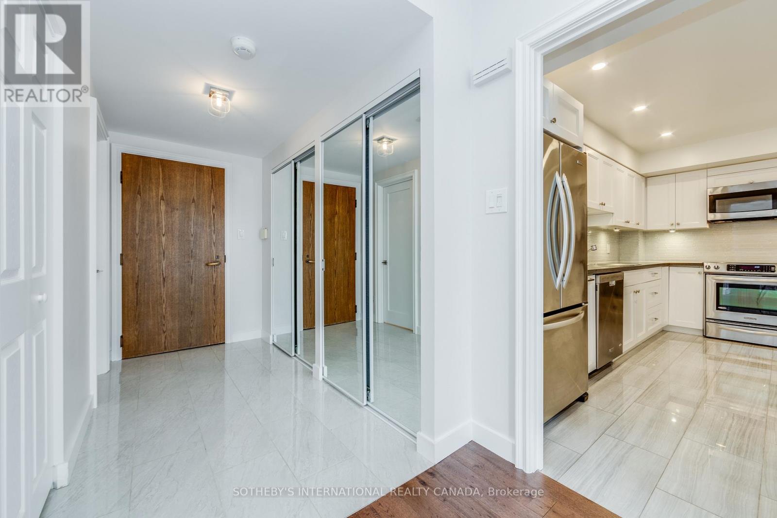 1502 - 175 Cumberland Street, Toronto (Annex), Ontario  M5R 3M9 - Photo 10 - C12975926