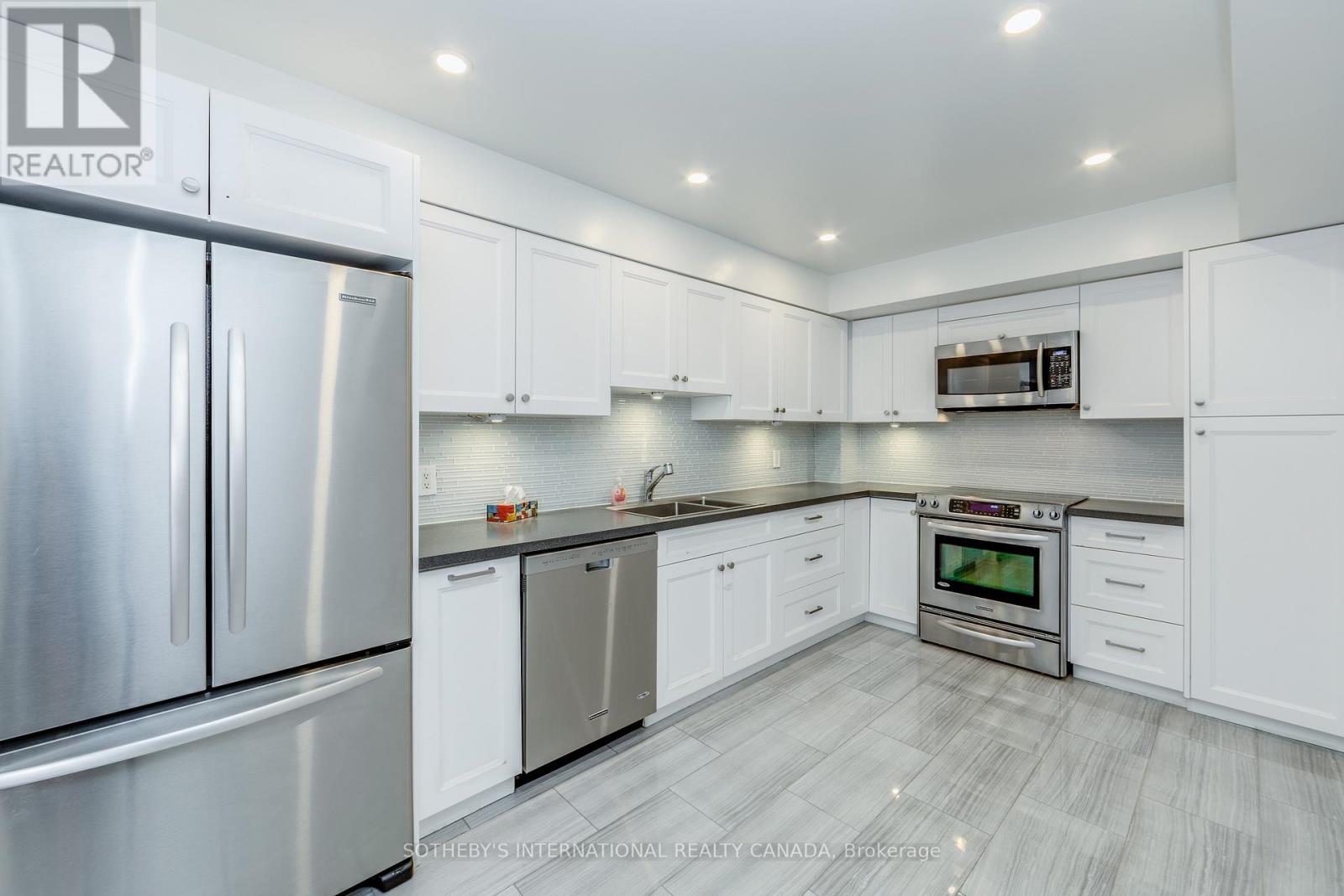 1502 - 175 Cumberland Street, Toronto (Annex), Ontario  M5R 3M9 - Photo 14 - C12975926