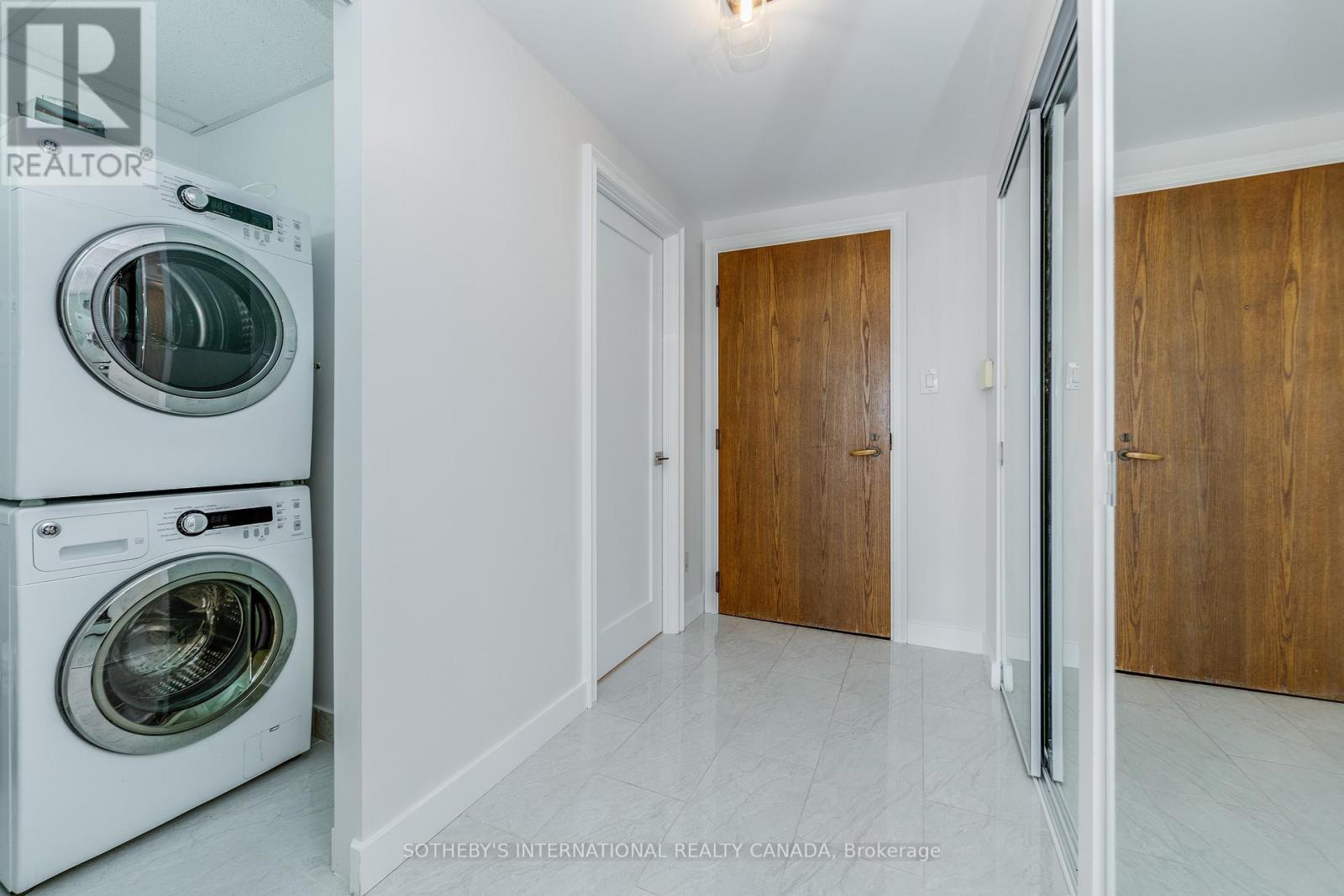 1502 - 175 Cumberland Street, Toronto (Annex), Ontario  M5R 3M9 - Photo 6 - C12975926