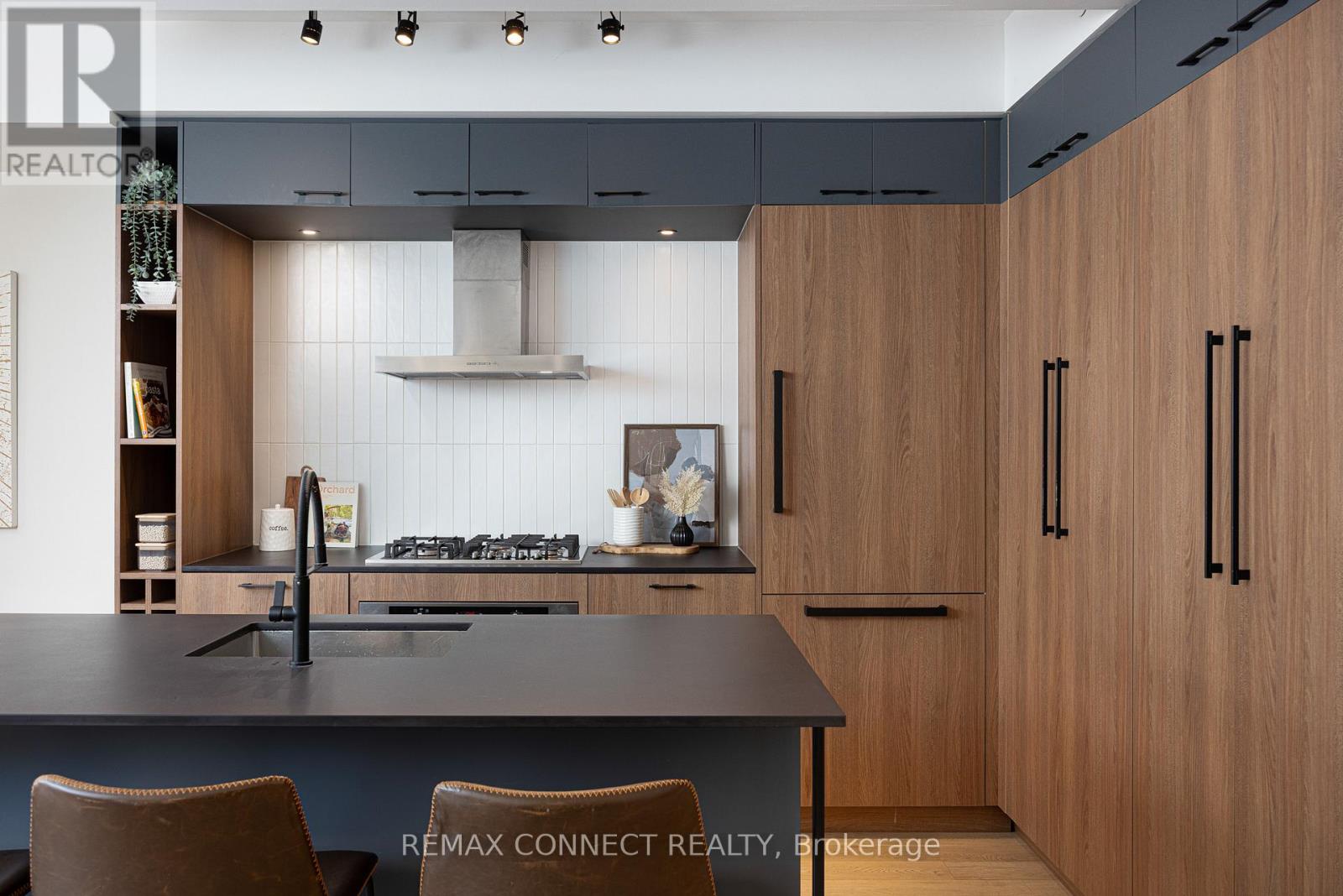 402 - 41 Dovercourt Road, Toronto, Ontario  M6J 0G6 - Photo 10 - C12976108