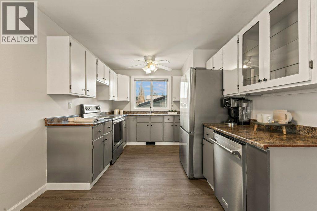 14 Sunnyside Place Se, Airdrie, Alberta  T4B 1S4 - Photo 9 - A2300295