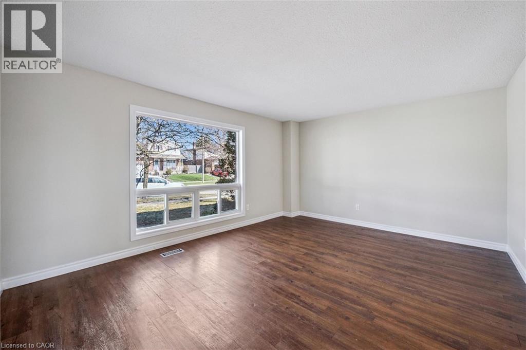 252 The Country Way, Kitchener, Ontario  N2E 2P9 - Photo 4 - 40807574