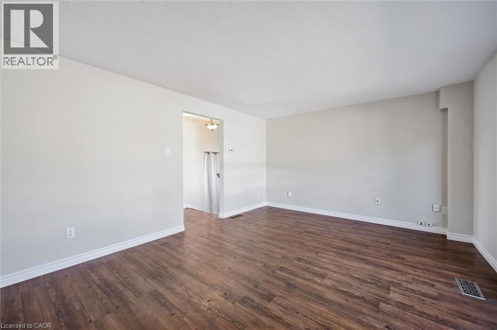 252 The Country Way, Kitchener, Ontario  N2E 2P9 - Photo 5 - 40807574