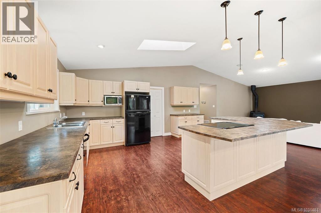 1890 Pierce Way, Qualicum Beach, British Columbia  V9K 2V1 - Photo 10 - 1031481