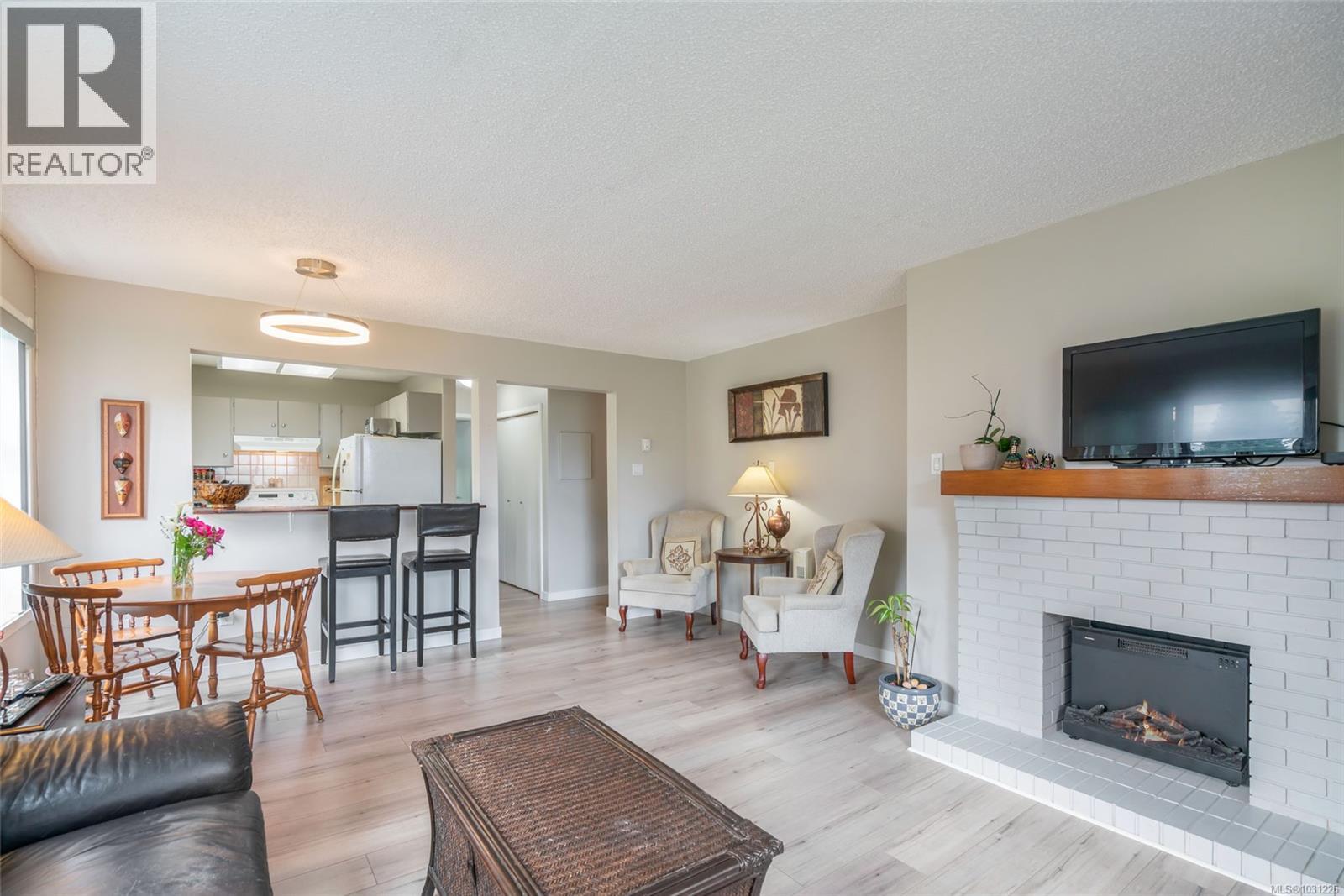 201 309 Morison Ave, Parksville, British Columbia  V9P 1M6 - Photo 3 - 1031226