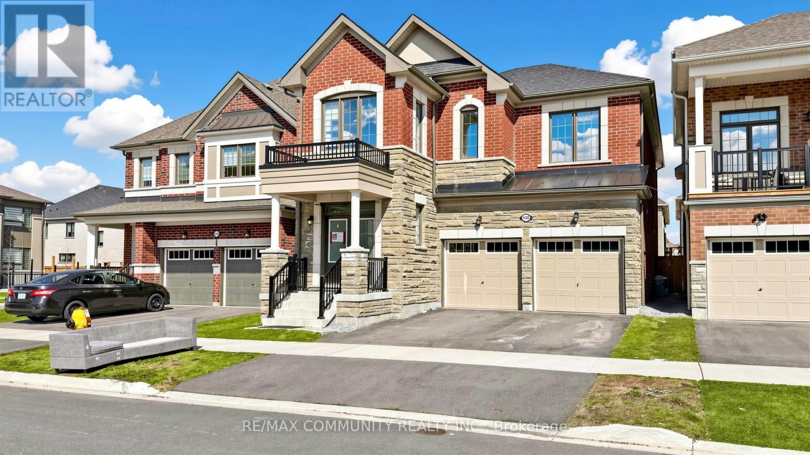 1544a Honey Locust Place, Pickering, Ontario  L1X 0P1 - Photo 2 - E12975866