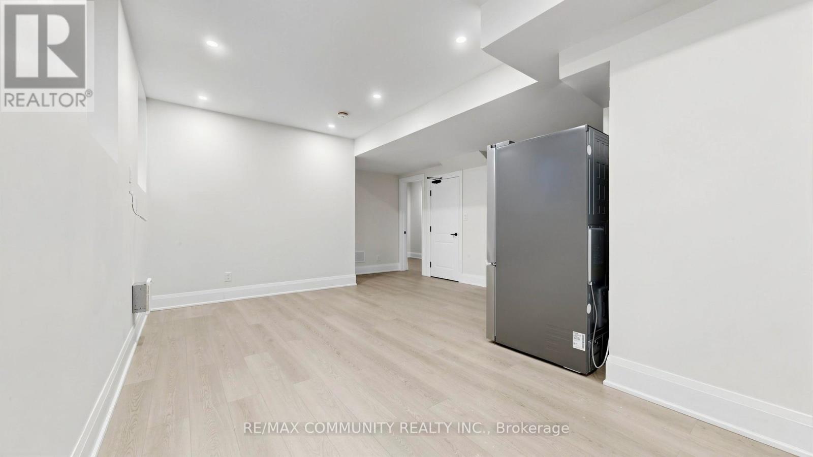 1544a Honey Locust Place, Pickering, Ontario  L1X 0P1 - Photo 7 - E12975866