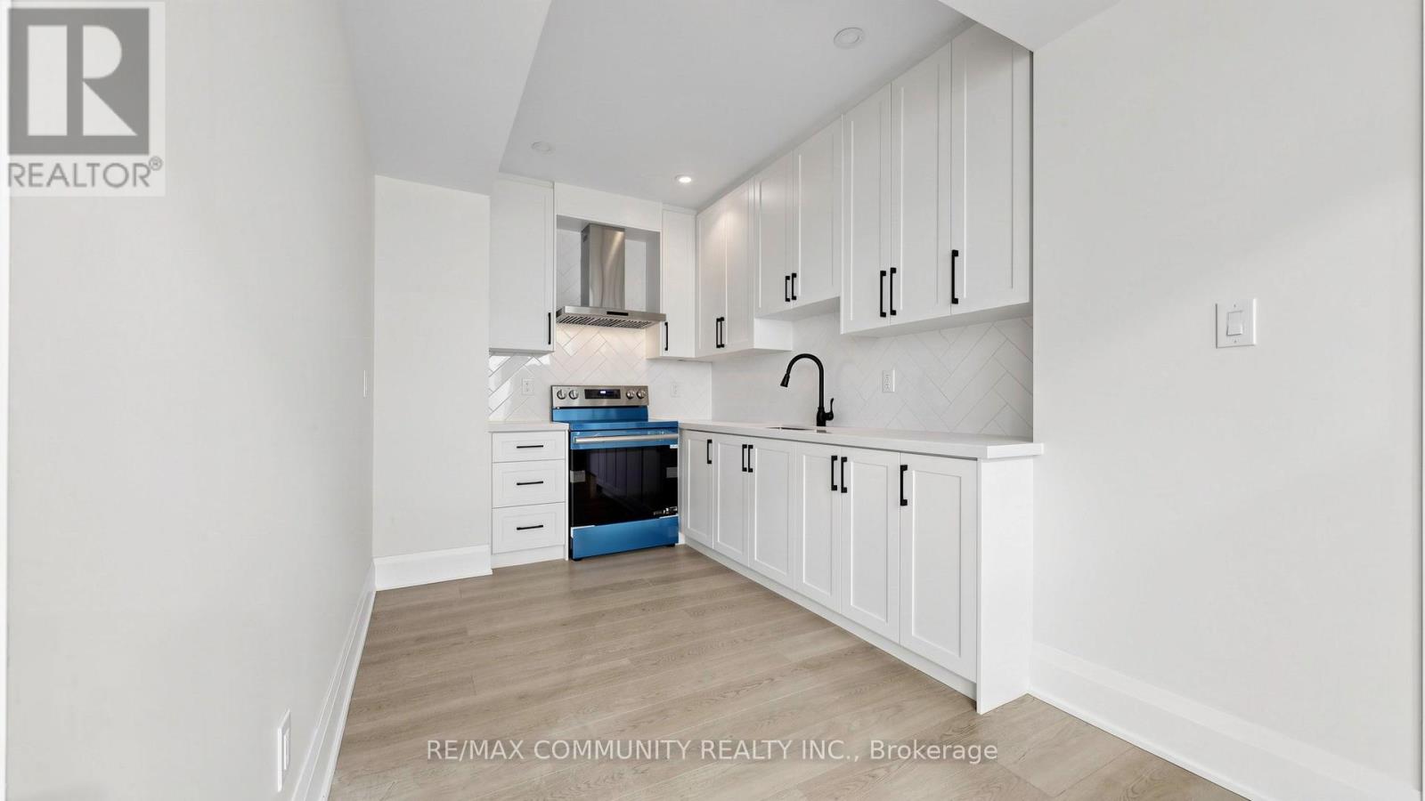 1544a Honey Locust Place, Pickering, Ontario  L1X 0P1 - Photo 9 - E12975866