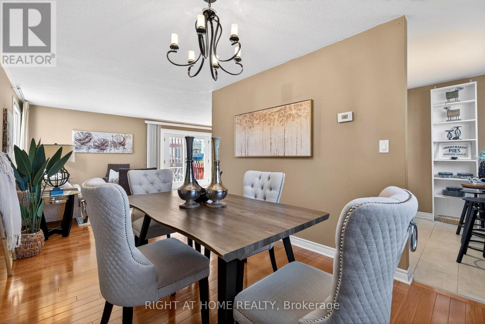 249 Lorindale Drive, Oshawa, Ontario  L1H 6X5 - Photo 9 - E12975948