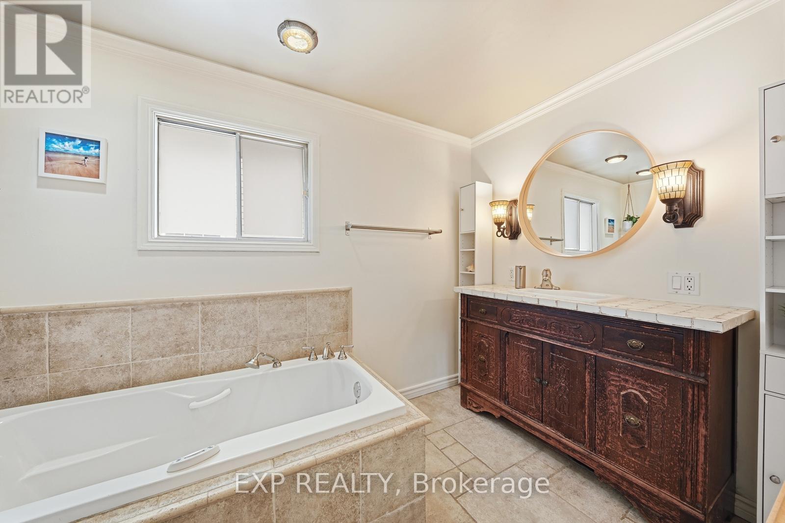 948 Downing Court, Oshawa, Ontario  L1G 7R5 - Photo 19 - E12975952