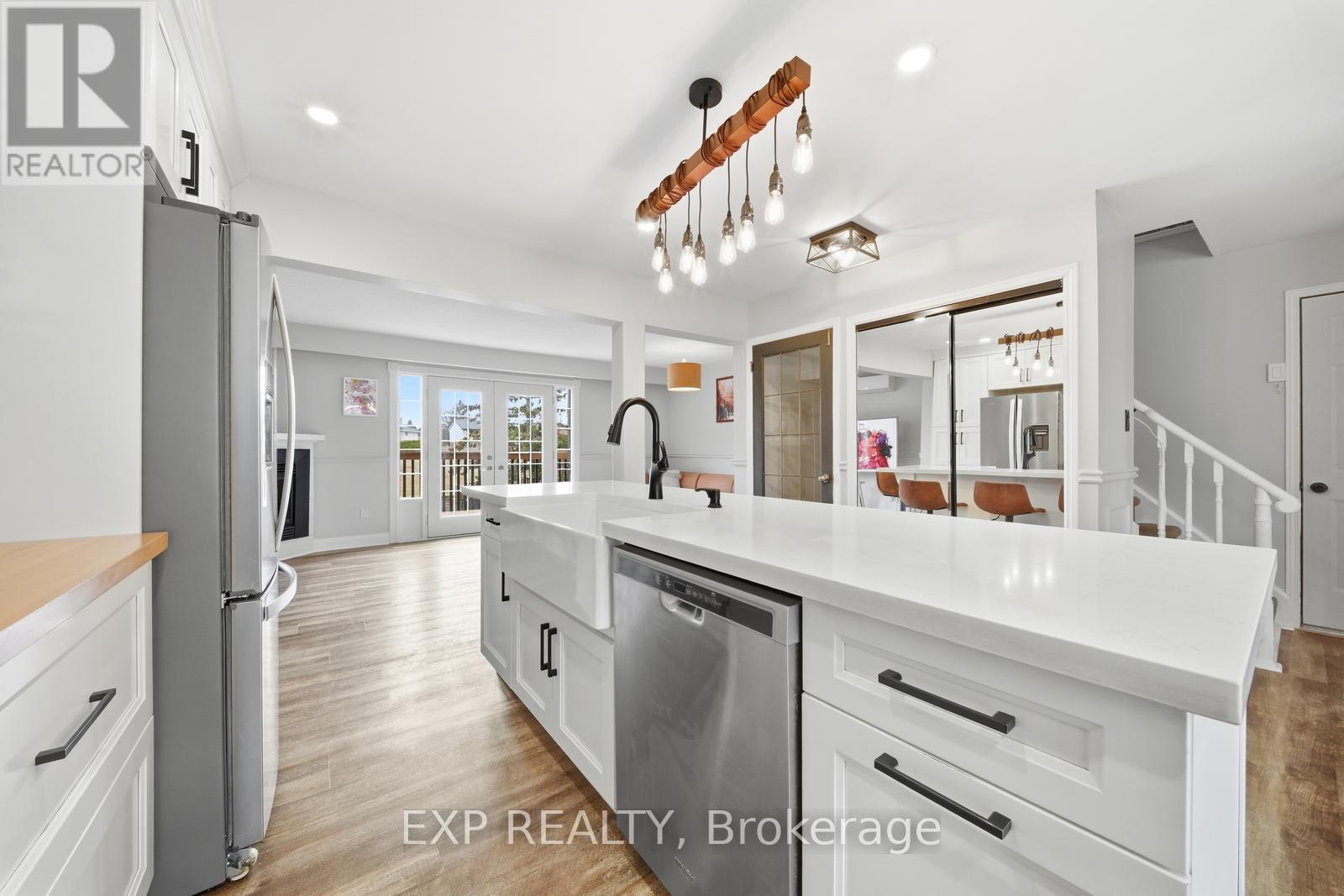 948 Downing Court, Oshawa, Ontario  L1G 7R5 - Photo 8 - E12975952