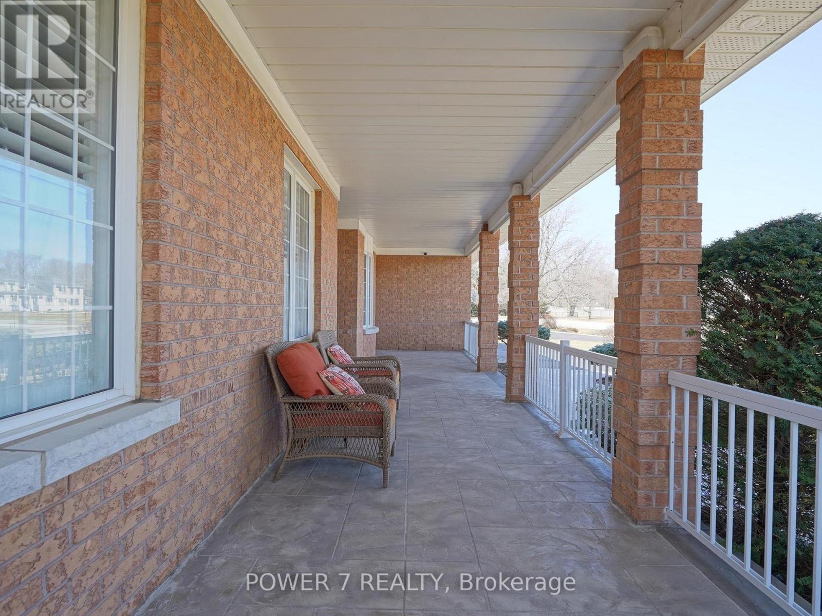 49 Pettet Road, Whitchurch-Stouffville, Ontario  L4A 3J2 - Photo 4 - N12897442