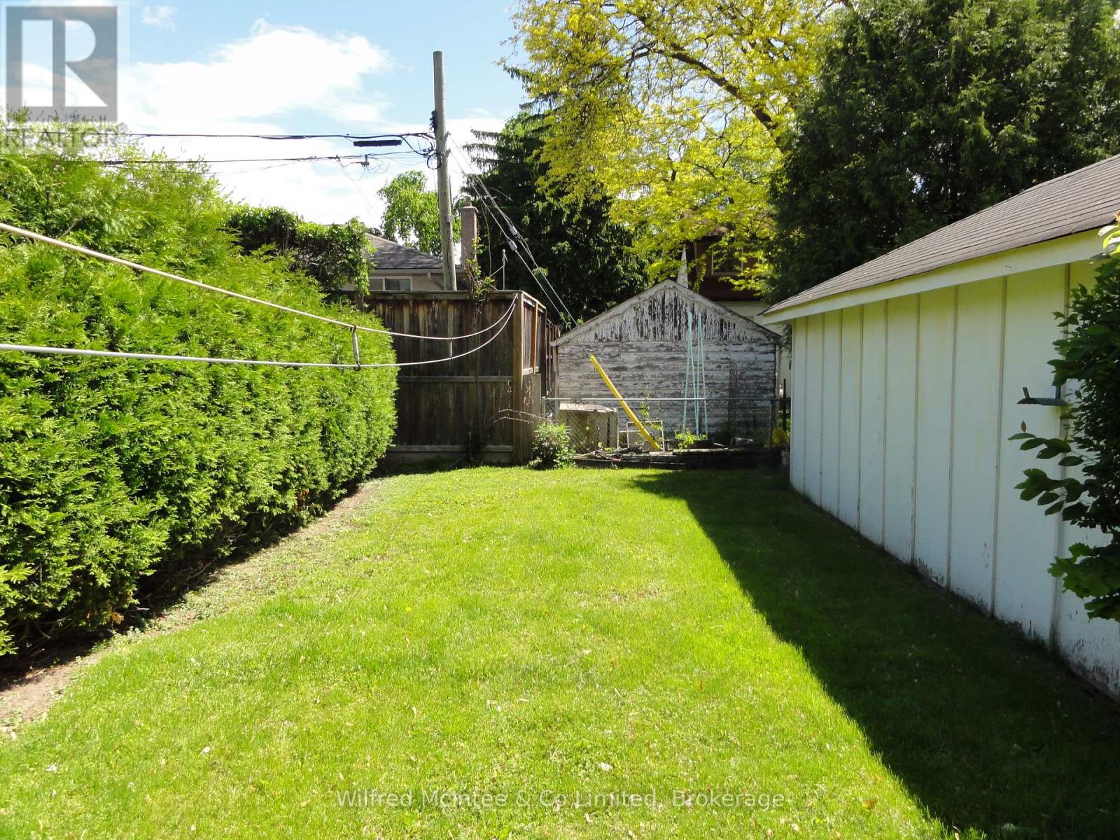 69 Haliburton Avenue, Toronto, Ontario  M9B 4Y6 - Photo 23 - W12950862