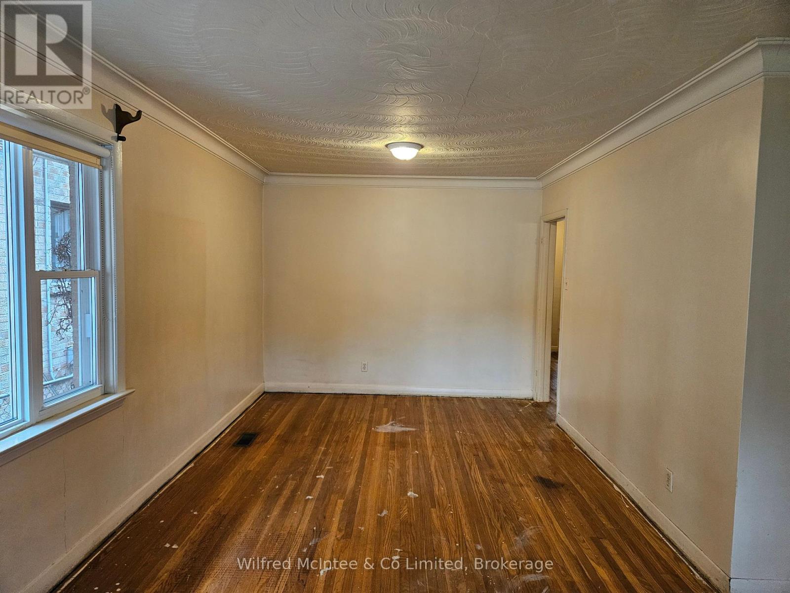 69 Haliburton Avenue, Toronto, Ontario  M9B 4Y6 - Photo 9 - W12950862