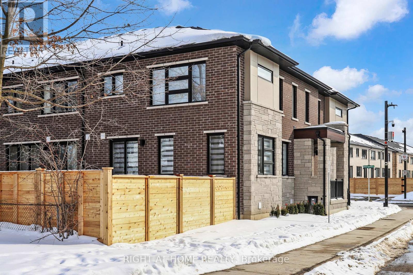 154 Anna Russell Way, Markham, Ontario  L3R 3X3 - Photo 42 - N12975828