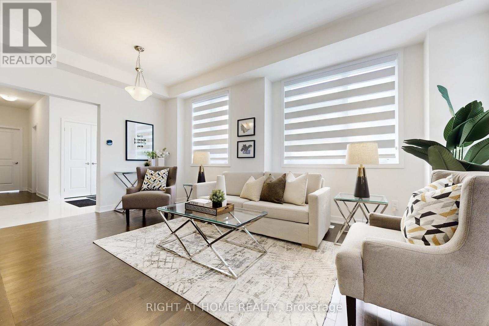 154 Anna Russell Way, Markham, Ontario  L3R 3X3 - Photo 6 - N12975828