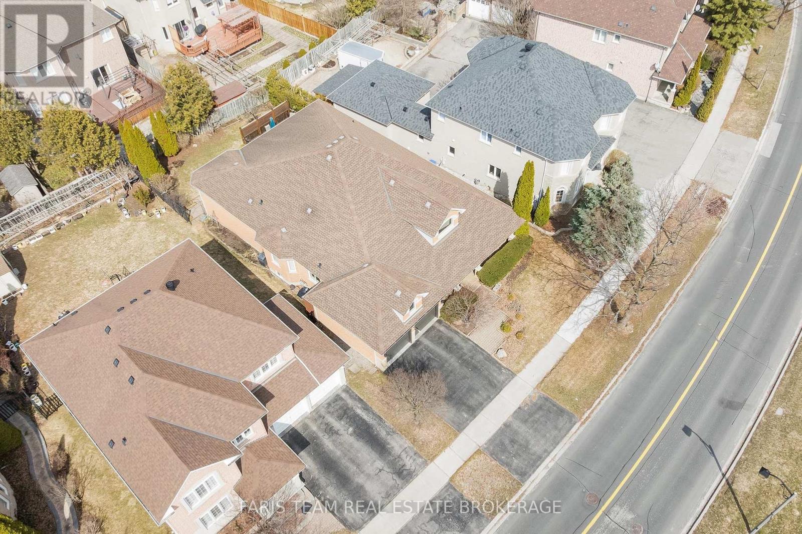 97 Rouge Bank Drive, Markham, Ontario  L3S 4B7 - Photo 4 - N12975882