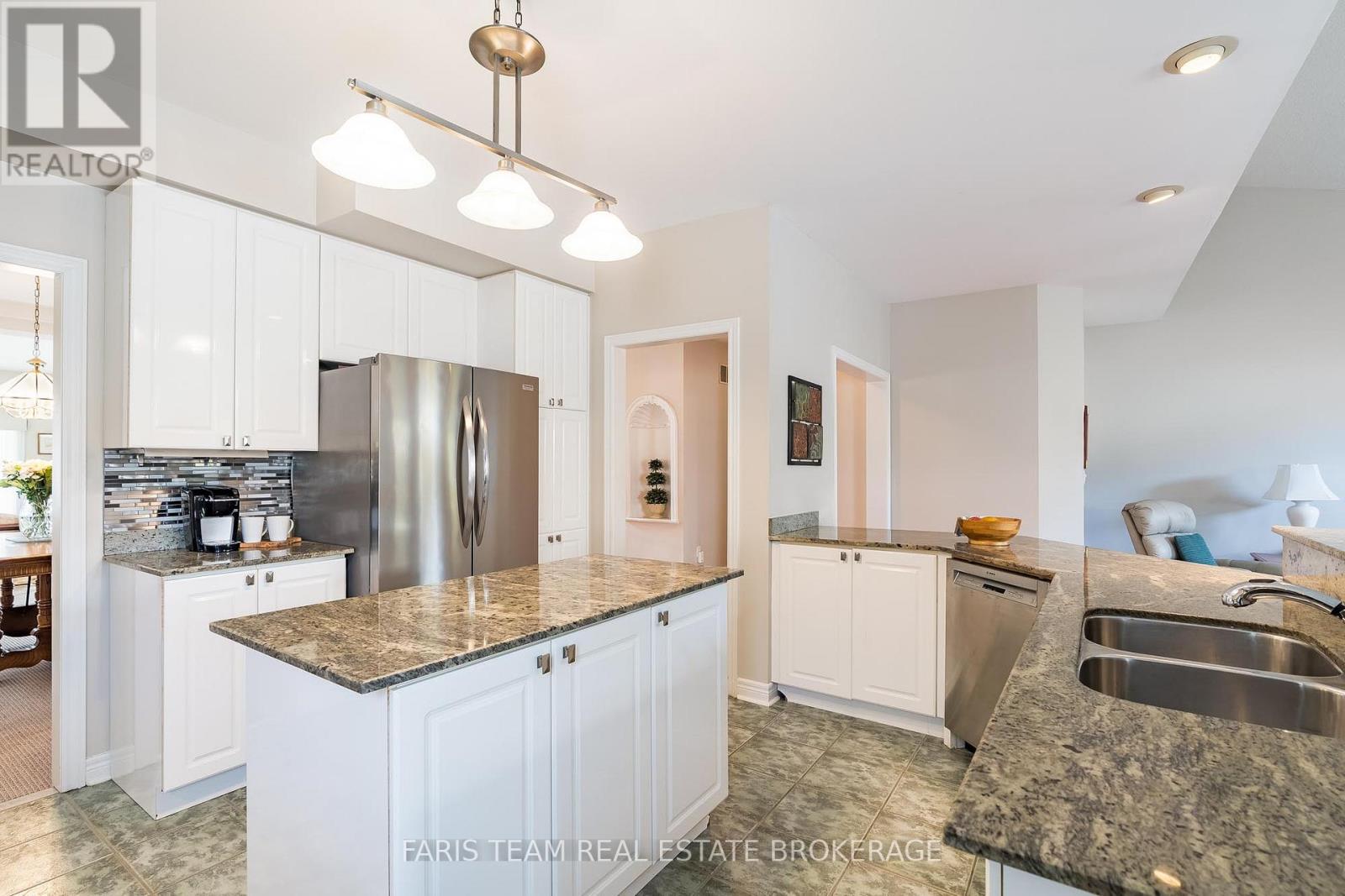 97 Rouge Bank Drive, Markham, Ontario  L3S 4B7 - Photo 8 - N12975882