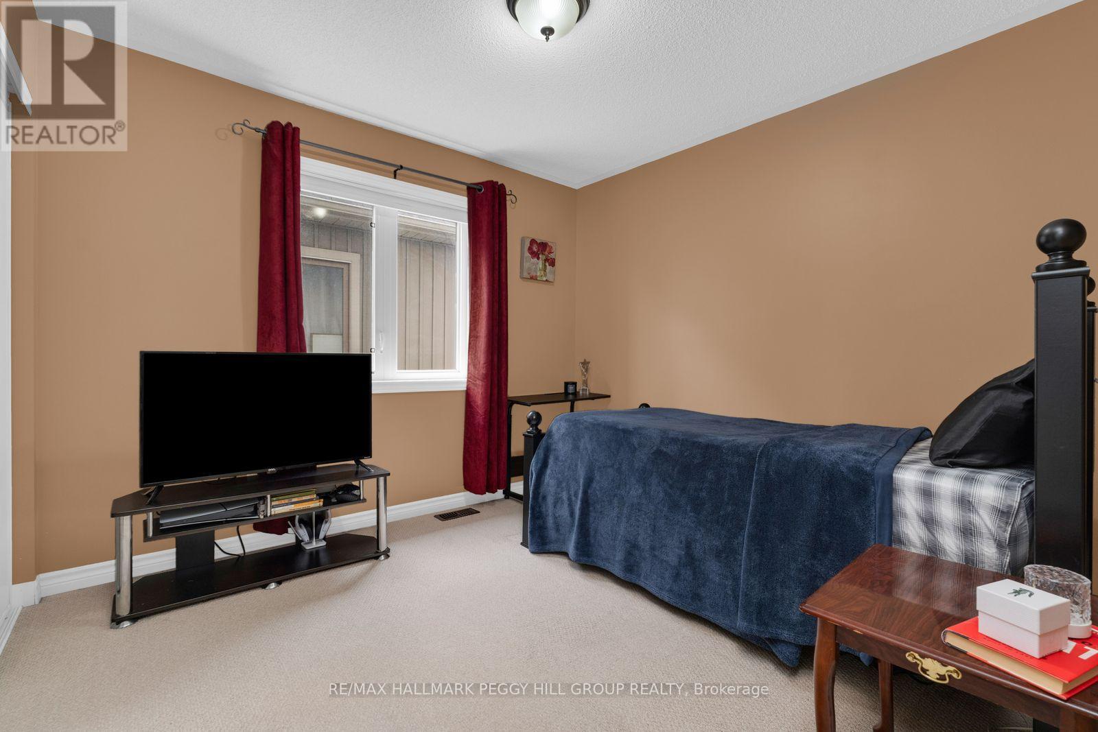 298 Greenwood Drive, Essa, Ontario  L3W 0E8 - Photo 12 - N12975906