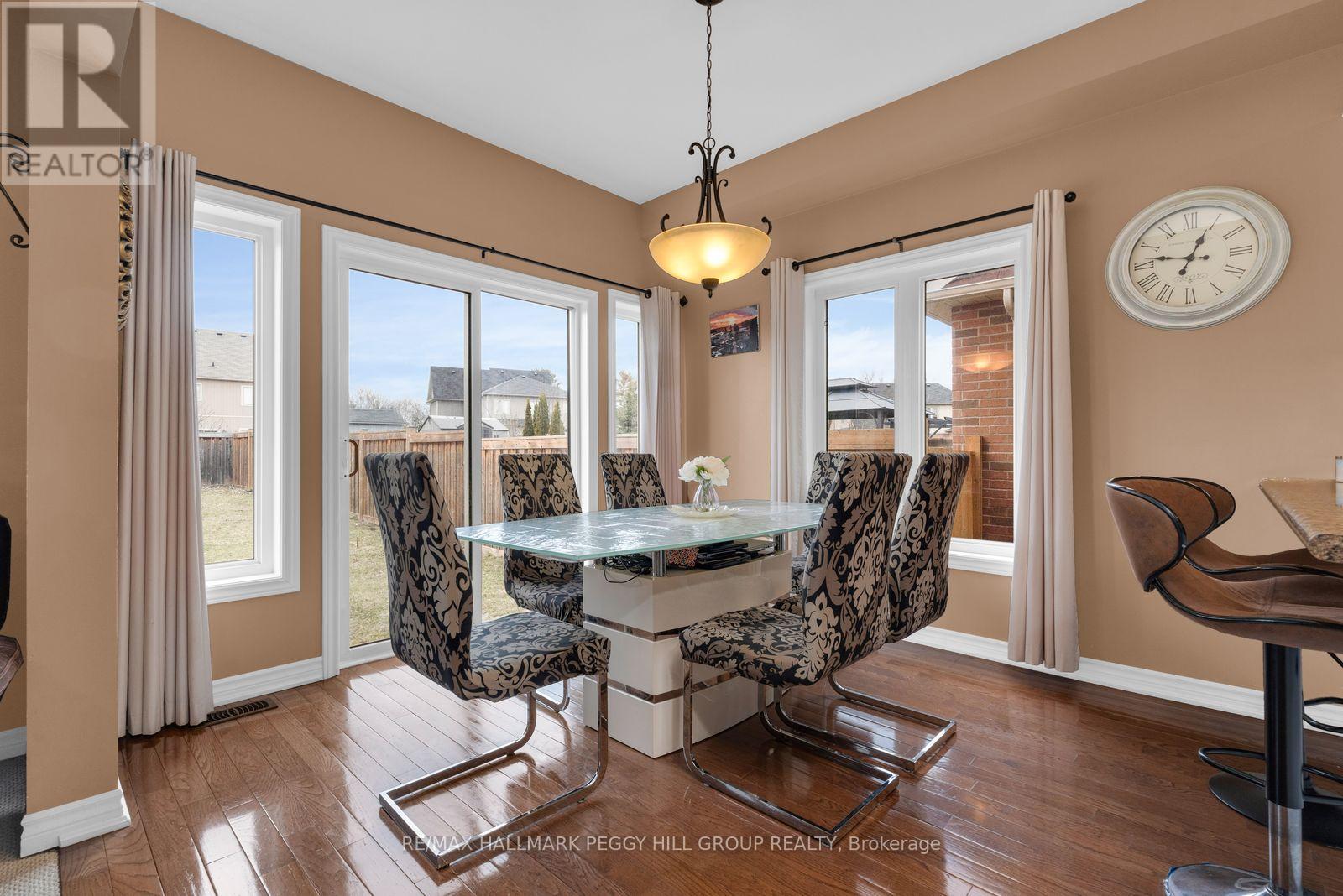 298 Greenwood Drive, Essa, Ontario  L3W 0E8 - Photo 4 - N12975906