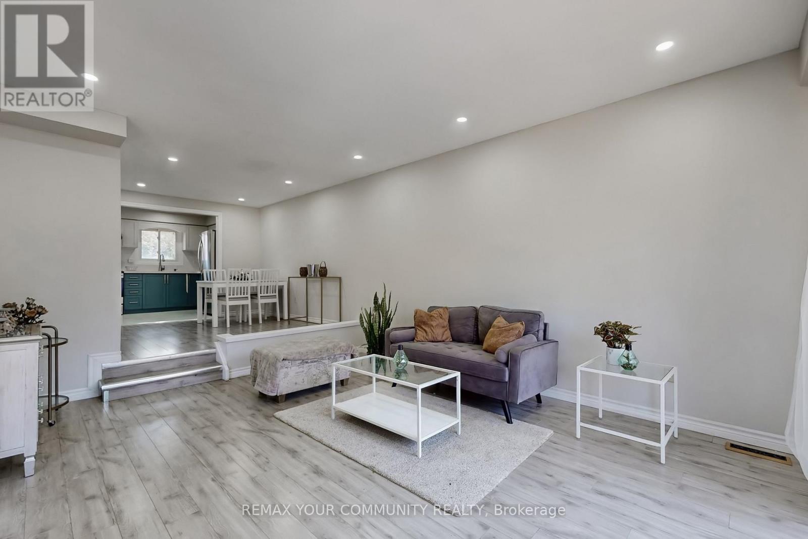 16 - 72 Ashglen Way, Markham, Ontario  L3R 3A7 - Photo 7 - N12975928