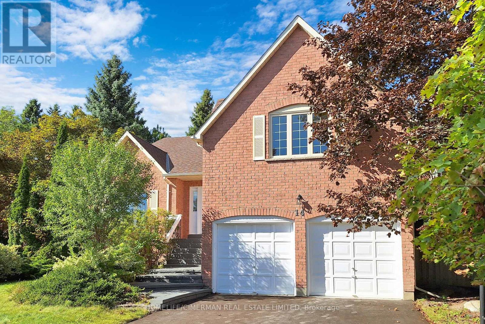 14 Laurwood Court, Aurora, Ontario  L4G 5C2 - Photo 2 - N12976010