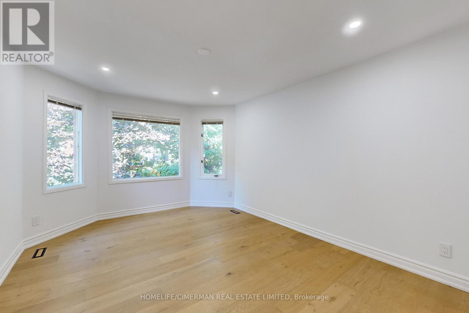 14 Laurwood Court, Aurora, Ontario  L4G 5C2 - Photo 24 - N12976010