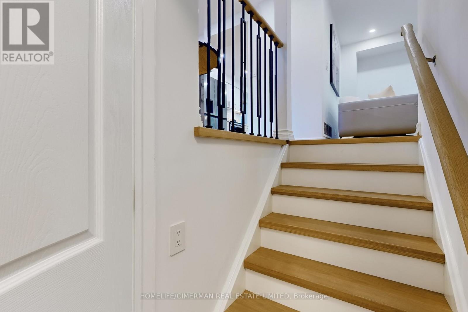 14 Laurwood Court, Aurora, Ontario  L4G 5C2 - Photo 39 - N12976010