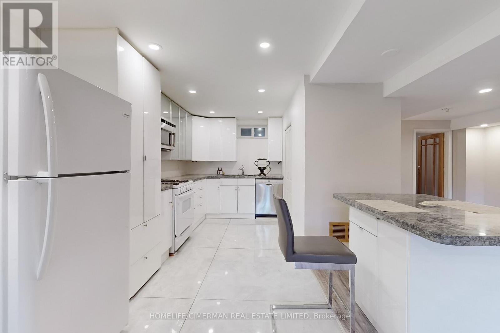 14 Laurwood Court, Aurora, Ontario  L4G 5C2 - Photo 43 - N12976010