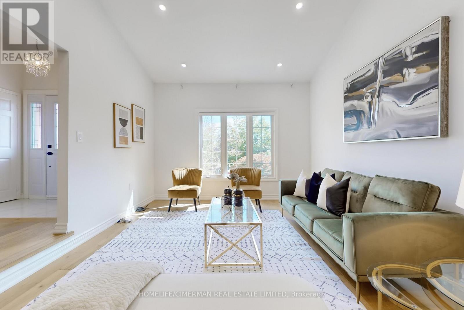 14 Laurwood Court, Aurora, Ontario  L4G 5C2 - Photo 7 - N12976010