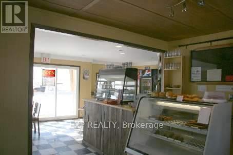 51 Lake Drive, Georgina, Ontario  L4P 1A5 - Photo 15 - N12976034