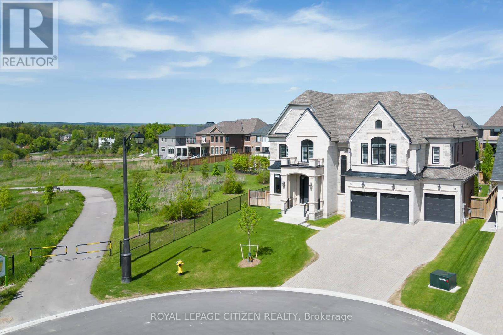 49 Mary Natasha Court, Vaughan, Ontario  L4H 4N6 - Photo 3 - N12976096