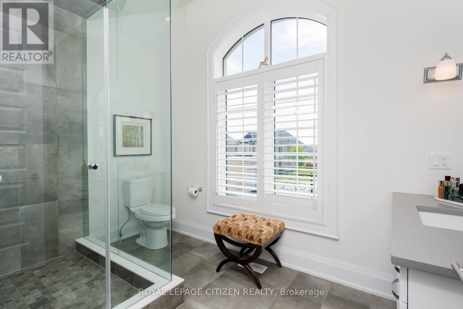 49 Mary Natasha Court, Vaughan, Ontario  L4H 4N6 - Photo 41 - N12976096