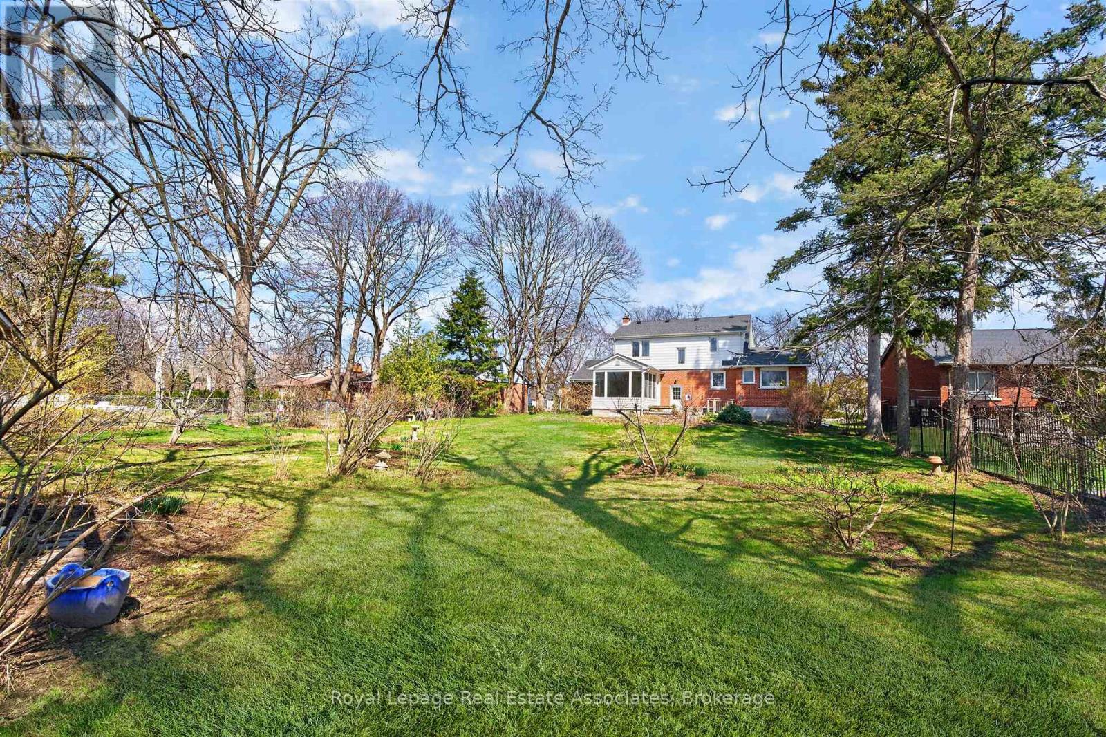 2079 Deyncourt Drive, Burlington, Ontario  L7R 1W2 - Photo 32 - W12975290