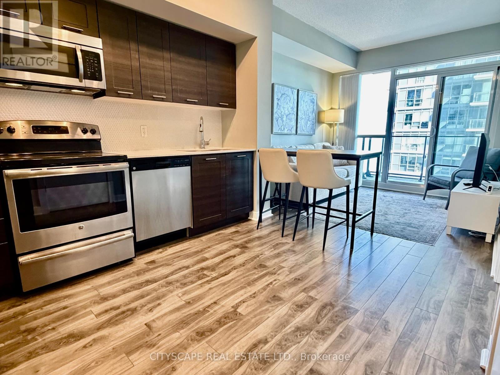 3808 - 2220 Lakeshore Boulevard, Toronto, Ontario  M8V 0C1 - Photo 6 - W12975364