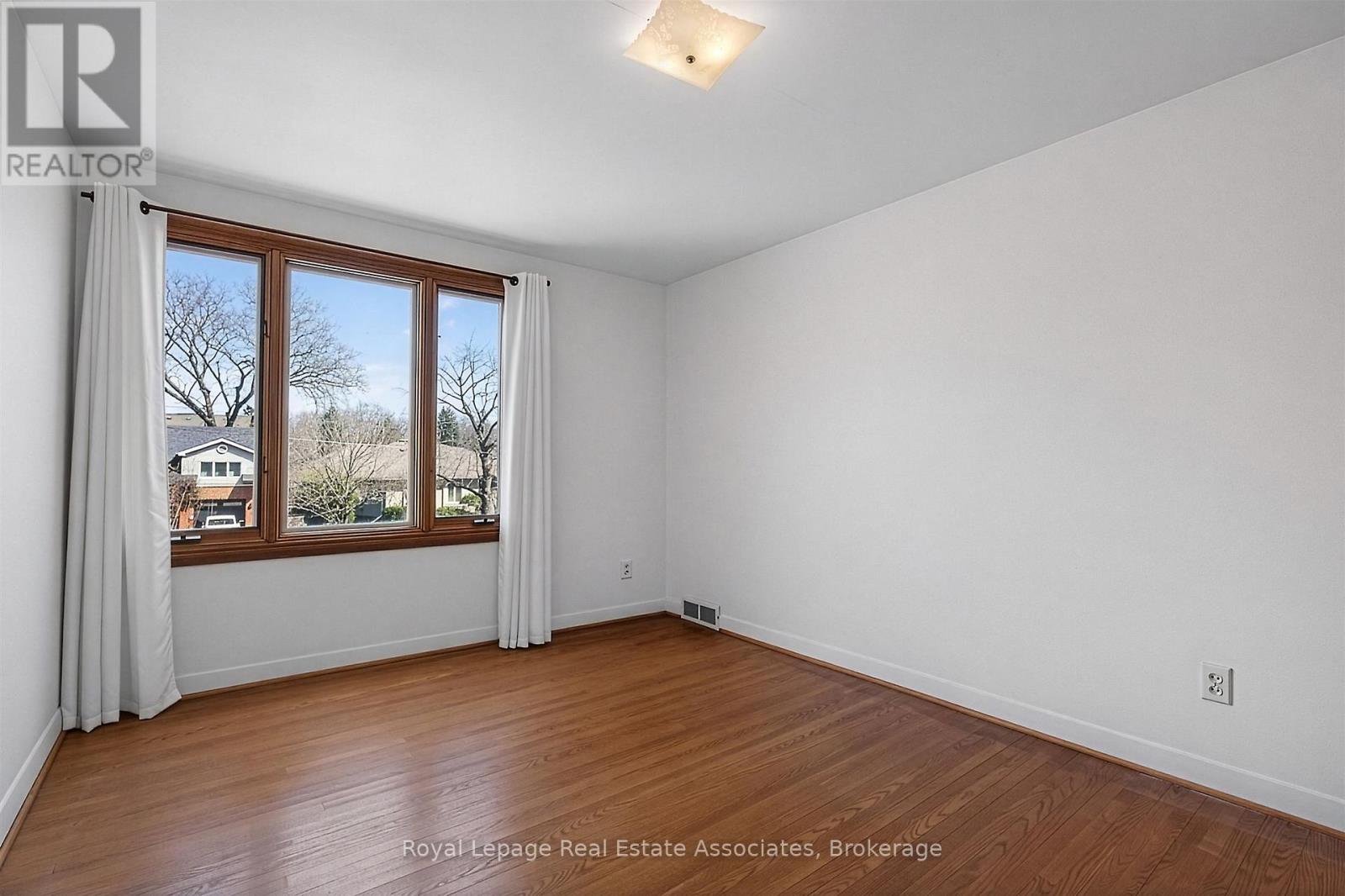 2079 Deyncourt Drive, Burlington, Ontario  L7R 1W2 - Photo 23 - W12975290