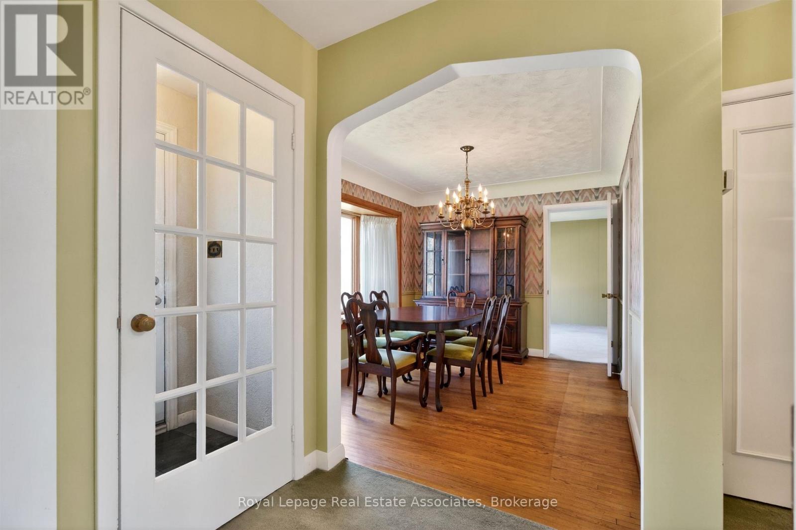 2079 Deyncourt Drive, Burlington, Ontario  L7R 1W2 - Photo 6 - W12975290