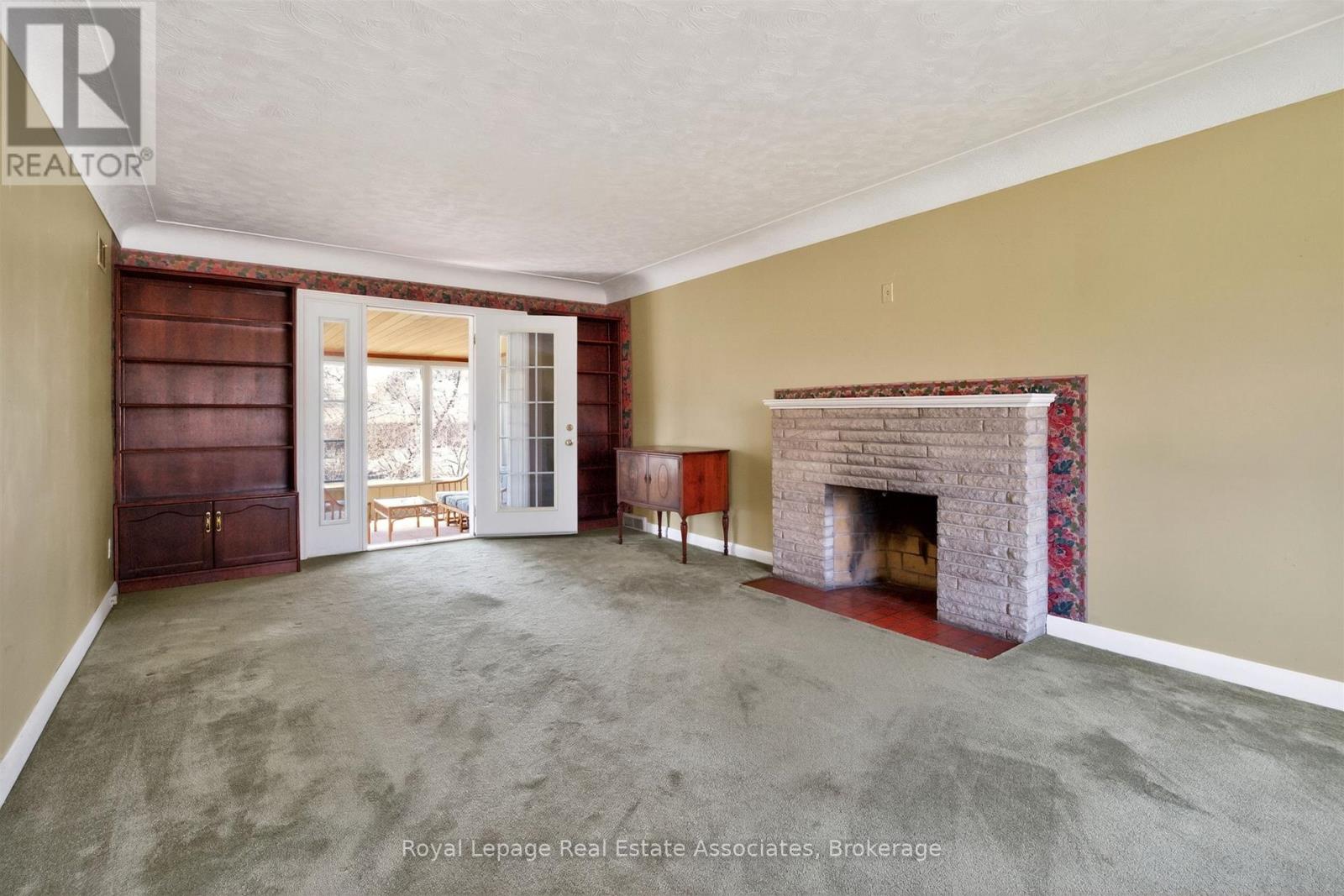 2079 Deyncourt Drive, Burlington, Ontario  L7R 1W2 - Photo 8 - W12975290