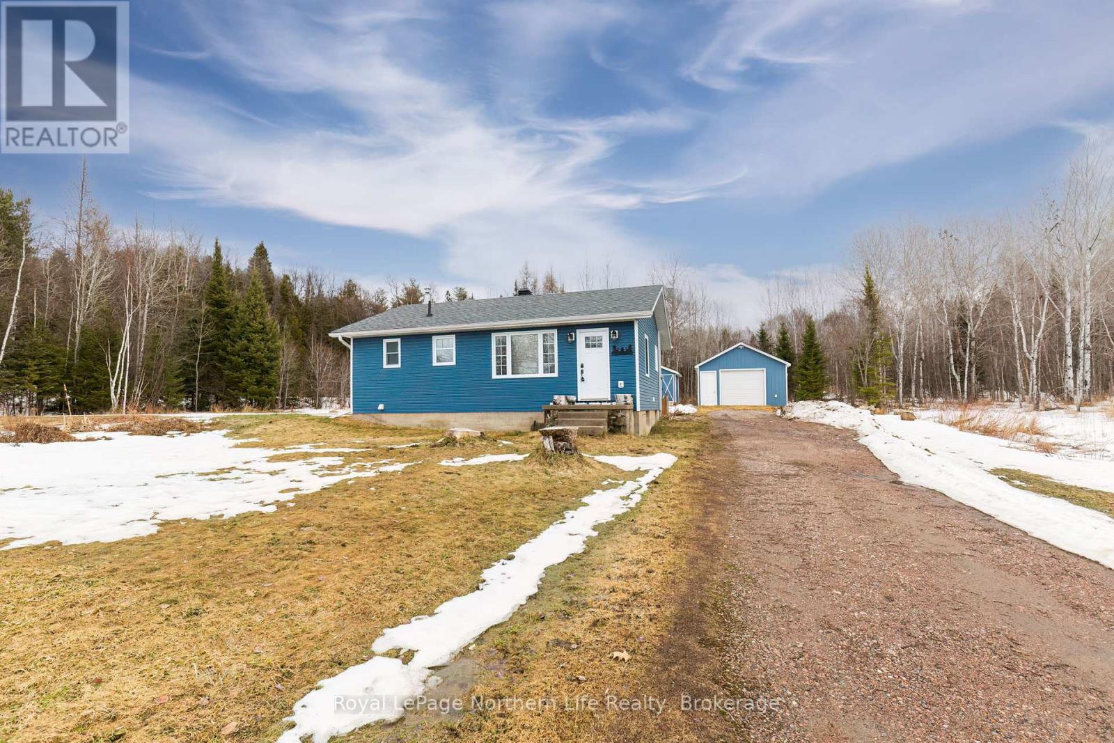 300 Yonge Street, Bonfield, Ontario  P0H 1E0 - Photo 1 - X12976140