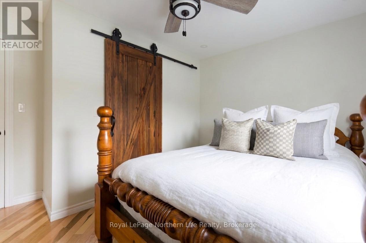 300 Yonge Street, Bonfield, Ontario  P0H 1E0 - Photo 12 - X12976140