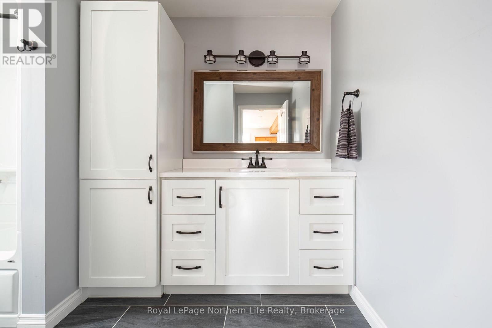 300 Yonge Street, Bonfield, Ontario  P0H 1E0 - Photo 14 - X12976140