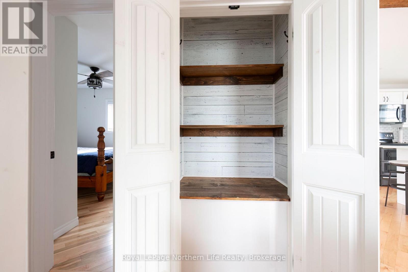 300 Yonge Street, Bonfield, Ontario  P0H 1E0 - Photo 15 - X12976140