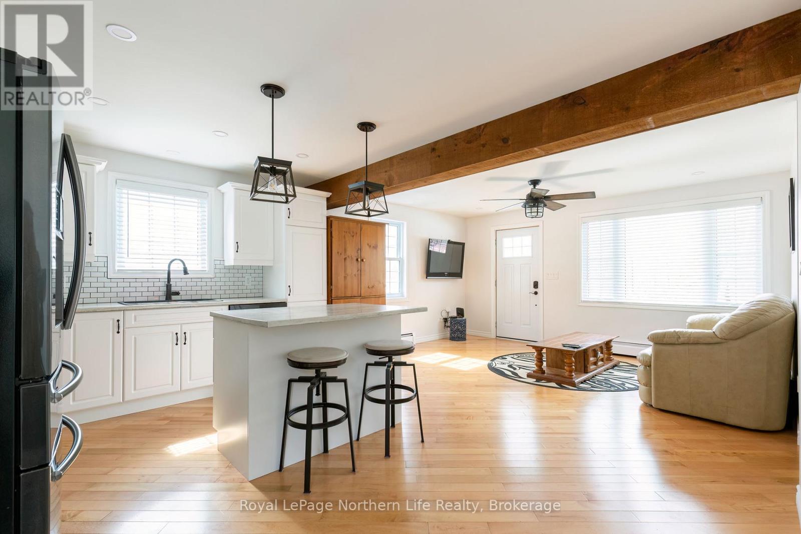 300 Yonge Street, Bonfield, Ontario  P0H 1E0 - Photo 6 - X12976140