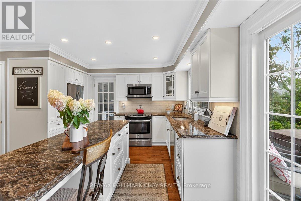 35 Howard Drive, Oro-Medonte, Ontario  L0L 2E0 - Photo 11 - S12976044