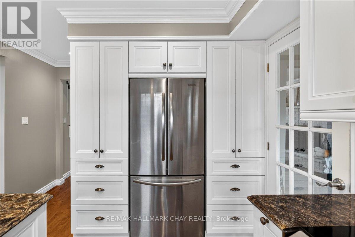 35 Howard Drive, Oro-Medonte, Ontario  L0L 2E0 - Photo 14 - S12976044