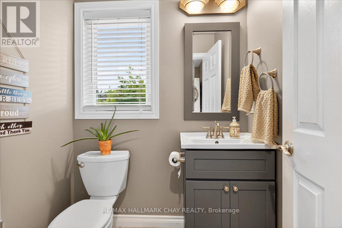 35 Howard Drive, Oro-Medonte, Ontario  L0L 2E0 - Photo 18 - S12976044